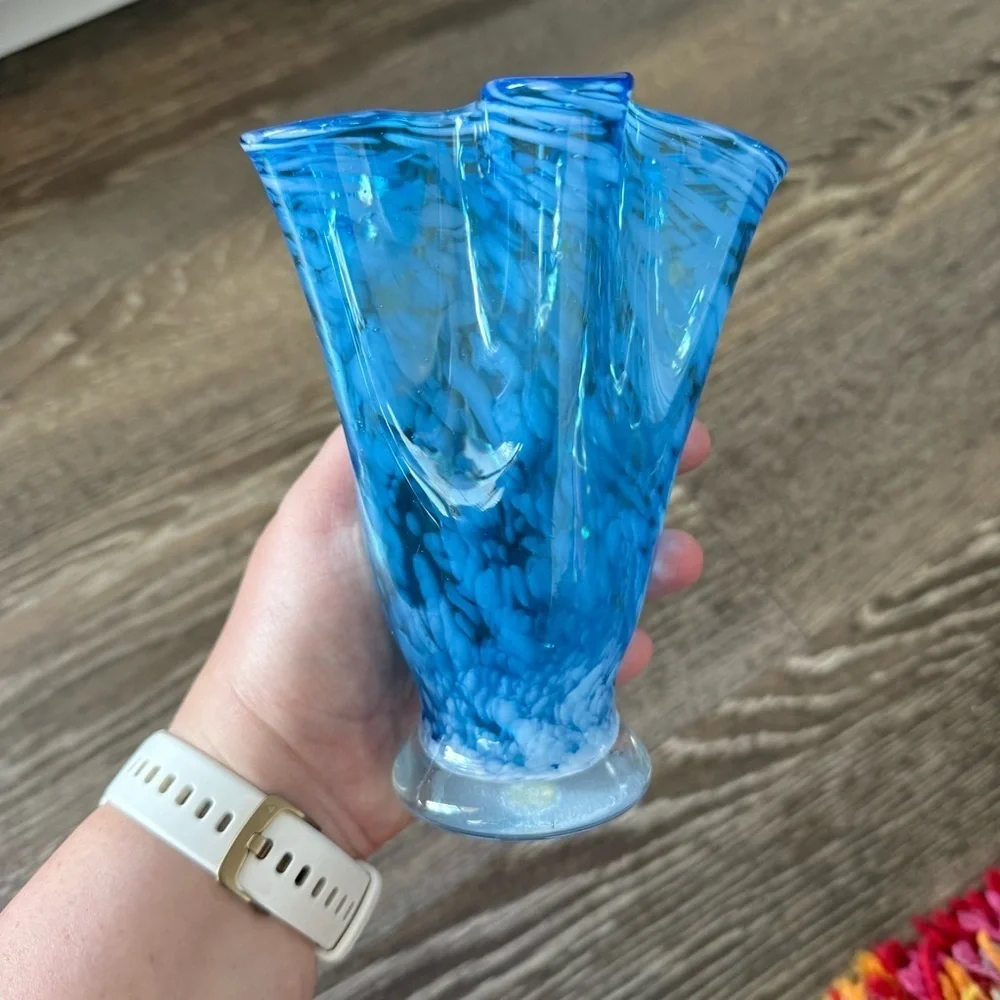 VINTAGE Lefton Handblown Glass Handkerchief Vase – Blue & White Bubble Swirl